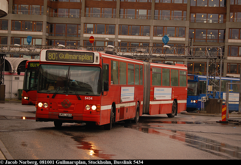 busslink_5434_gullmarsplan_081001.jpg